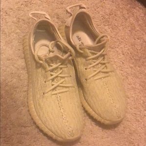 Size 6 Oxford Tan Yeezys **Authentic**